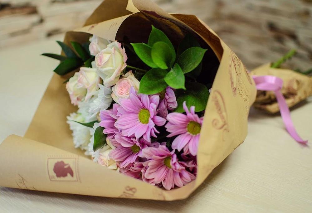 Букет цветов из: Розы и Хризантемы в Новогуровском