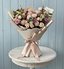 Букет цветов из:  Розы и Лизиантусы в Новогуровском