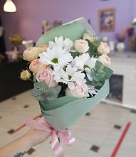Букет цветов из:  Хризантемы и Розы #REPLACE_PRED# Новогуровском