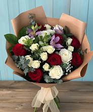 Букет цветов из:  Розы и Альстромерии в Новогуровском