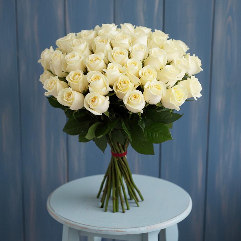 Букет 51 Белая роза Эдлесс Лав в Новогуровском