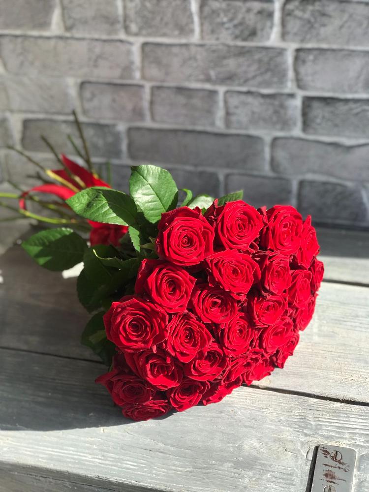 Букет Красные розы Фридом в Новогуровском