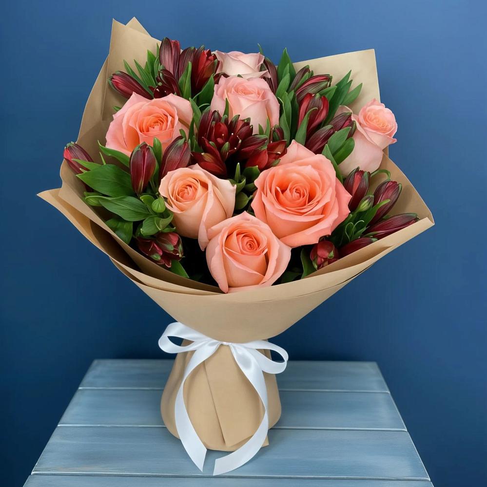 Букет цветов из: Розы и Альстромерии в Новогуровском