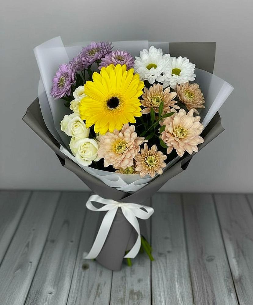 Букет цветов из: Розы, Герберы и Хризантемы в Новогуровском