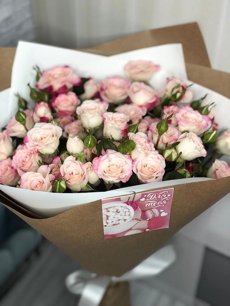 Букет цветов из: Розы в Новогуровском