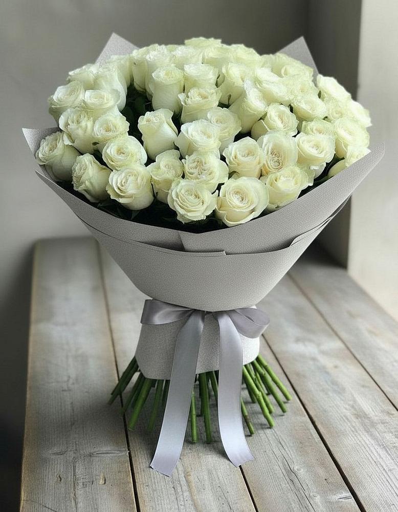Букет 35 Белых роз в Новогуровском