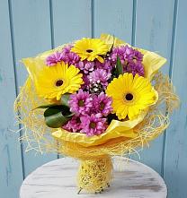 Букет цветов из:  Хризантемы и Герберы в Новогуровском