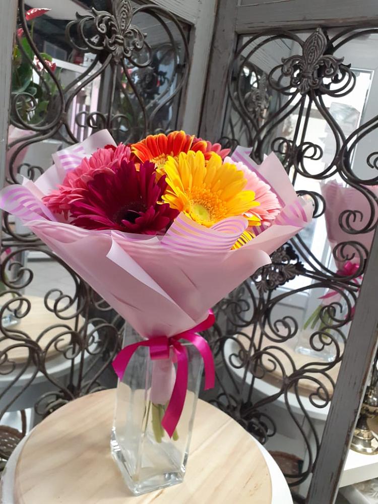 Букет цветов из: Герберы в Новогуровском