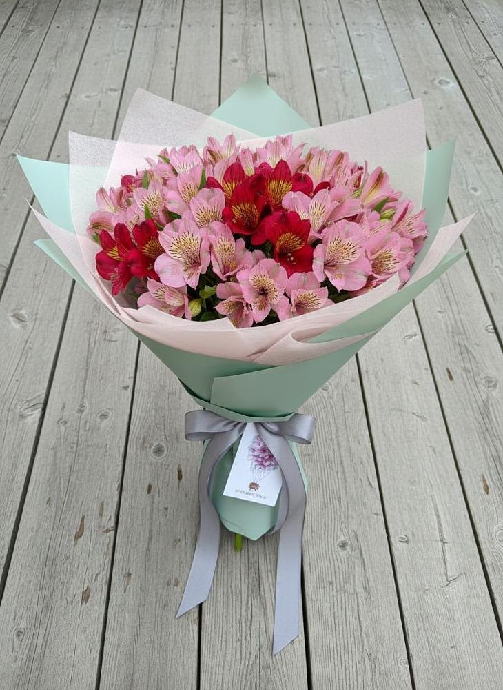Букет цветов из: Альстромерии в Новогуровском