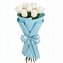 Букет 7 белых роз Проуд в Новогуровском