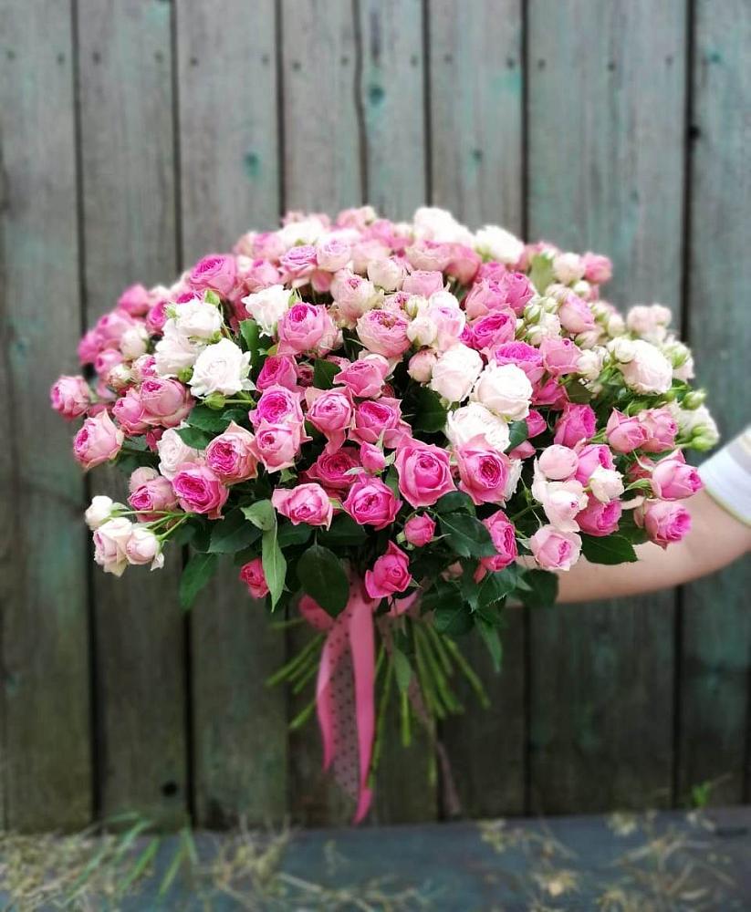 Букет Розовые кустовые розы Натали и Лав Лидия в Новогуровском