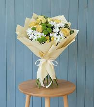 Букет цветов из:  Хризантемы и Розы в Новогуровском