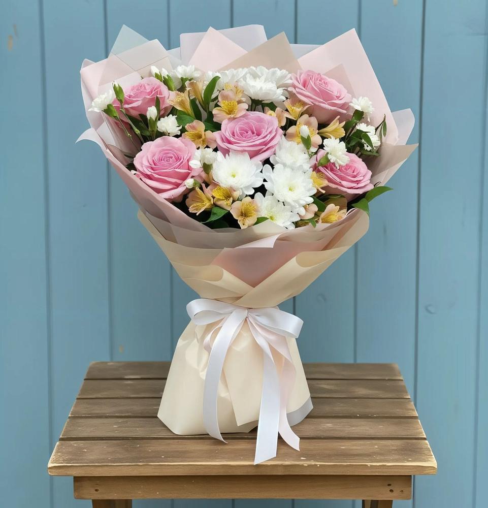 Букет цветов из: Гвоздики, Орхидеи и Розы в Новогуровском