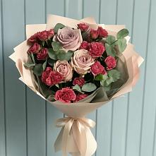 Букет цветов из:  Гвоздики и Розы в Новогуровском