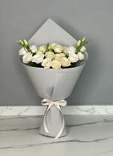 Букет цветов из:  Розы и Лизиантусы в Новогуровском